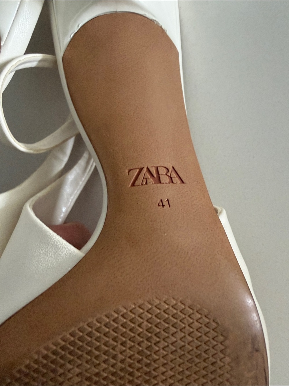 ZARA Ivory Pointed Slingback Pumps with Square Buckle - Picture 2 of 11